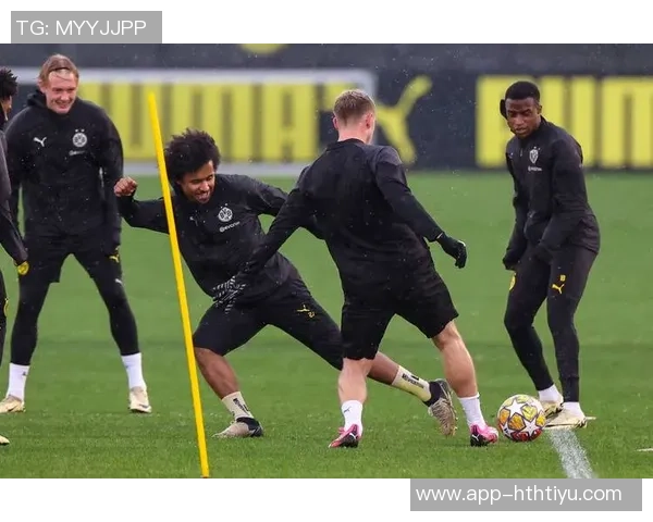 多特蒙德庆祝埃姆雷詹主罚点球全中创下100命中率佳绩