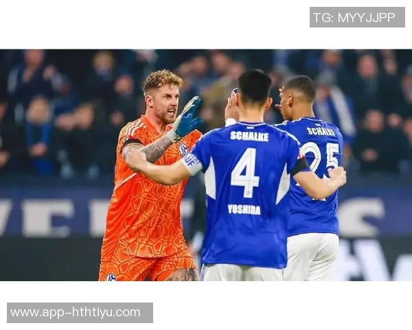 沙尔克04逆转绝杀帕德博恩成功反超升至德乙榜首准备冲击德甲